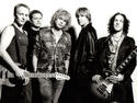 Vivian Campbell: Music piracy is good for Def Leppard